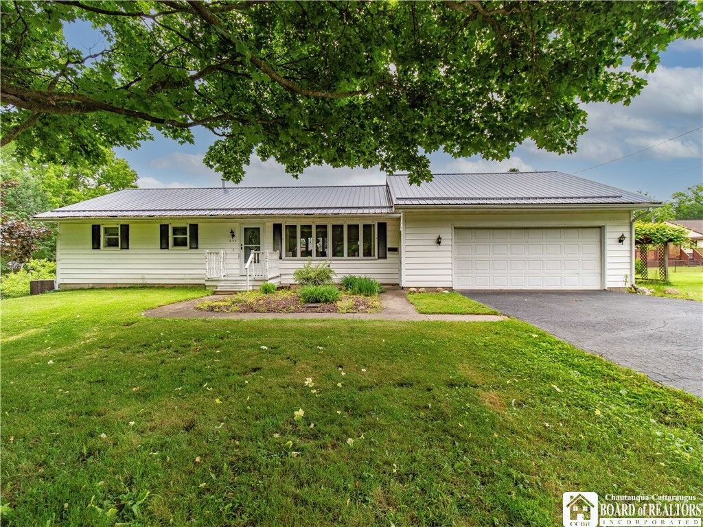 Property Photo:  644 Stowe Street  NY 14701 