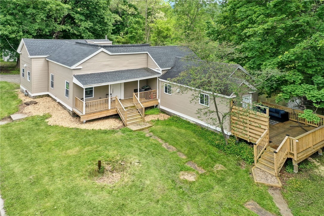 Property Photo:  