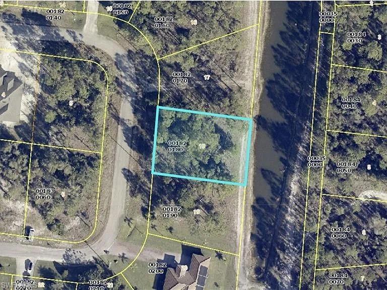 Property Photo:  454 Jaipur Dr  FL 33974 