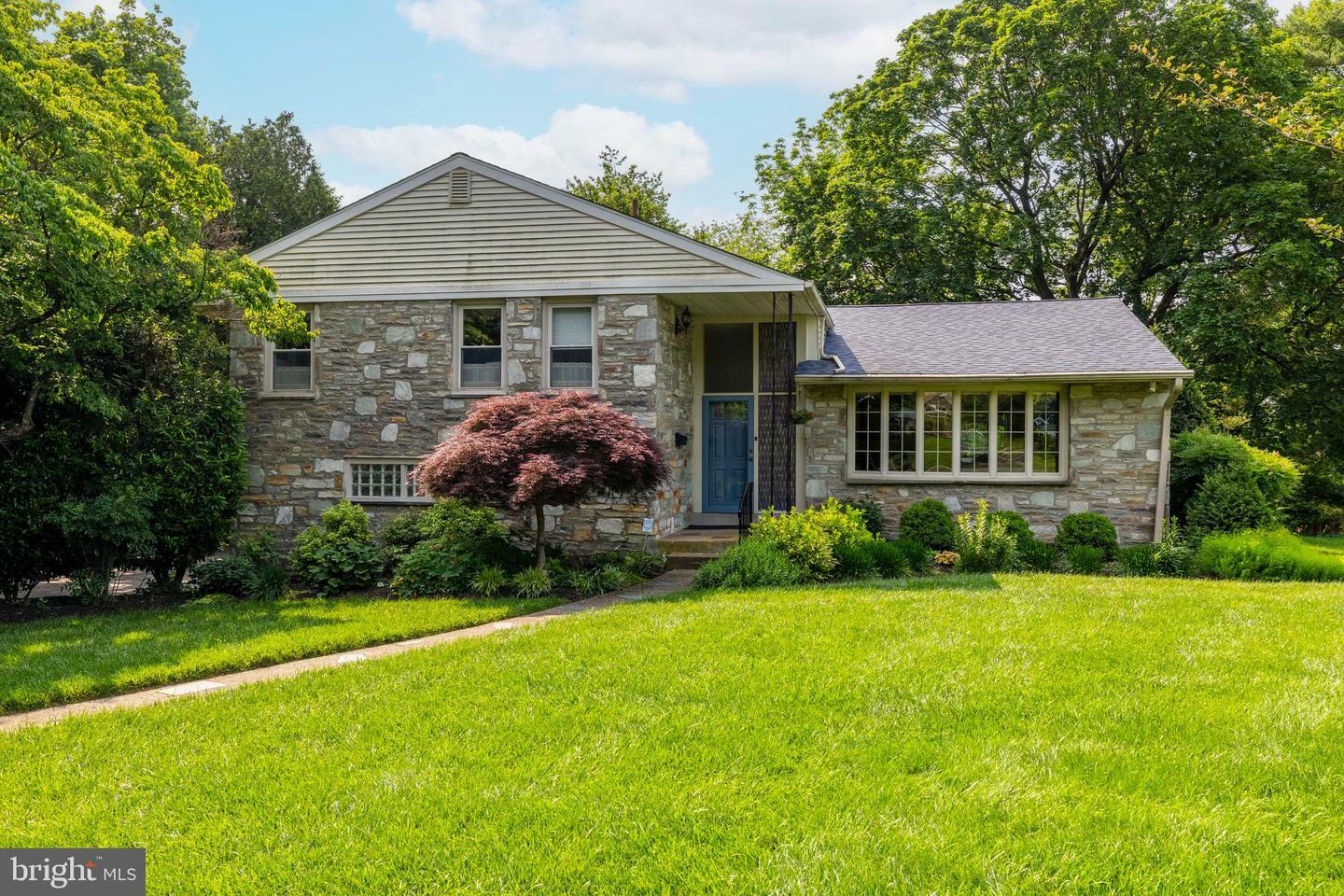Property Photo: 369 Beaver Hollow Road PA 19046