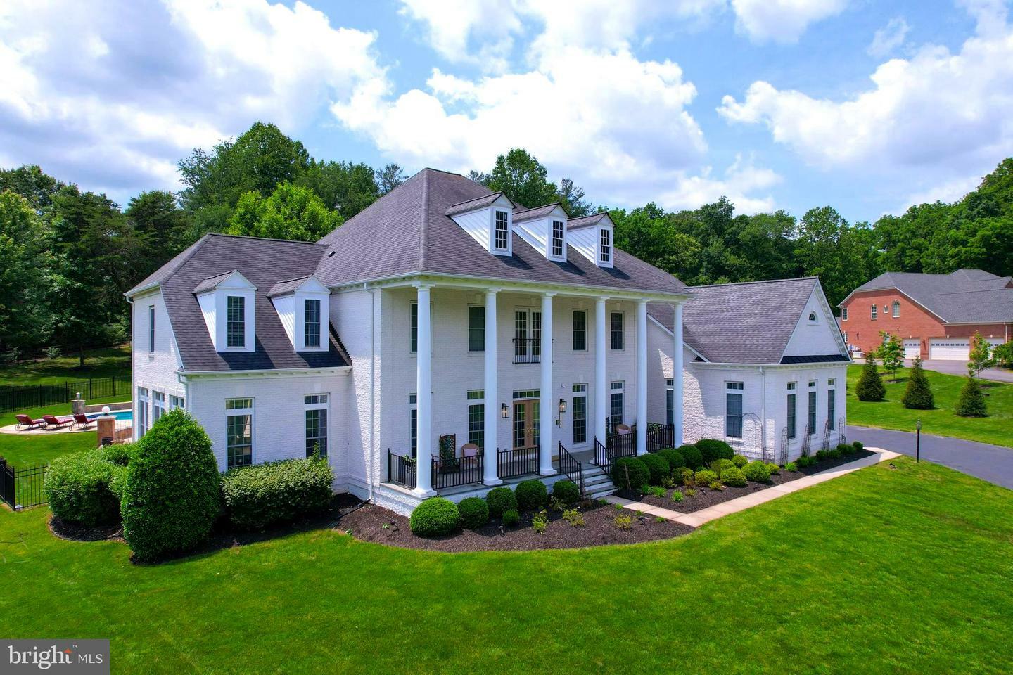 Property Photo: 2506 Coulter Lane VA 22124