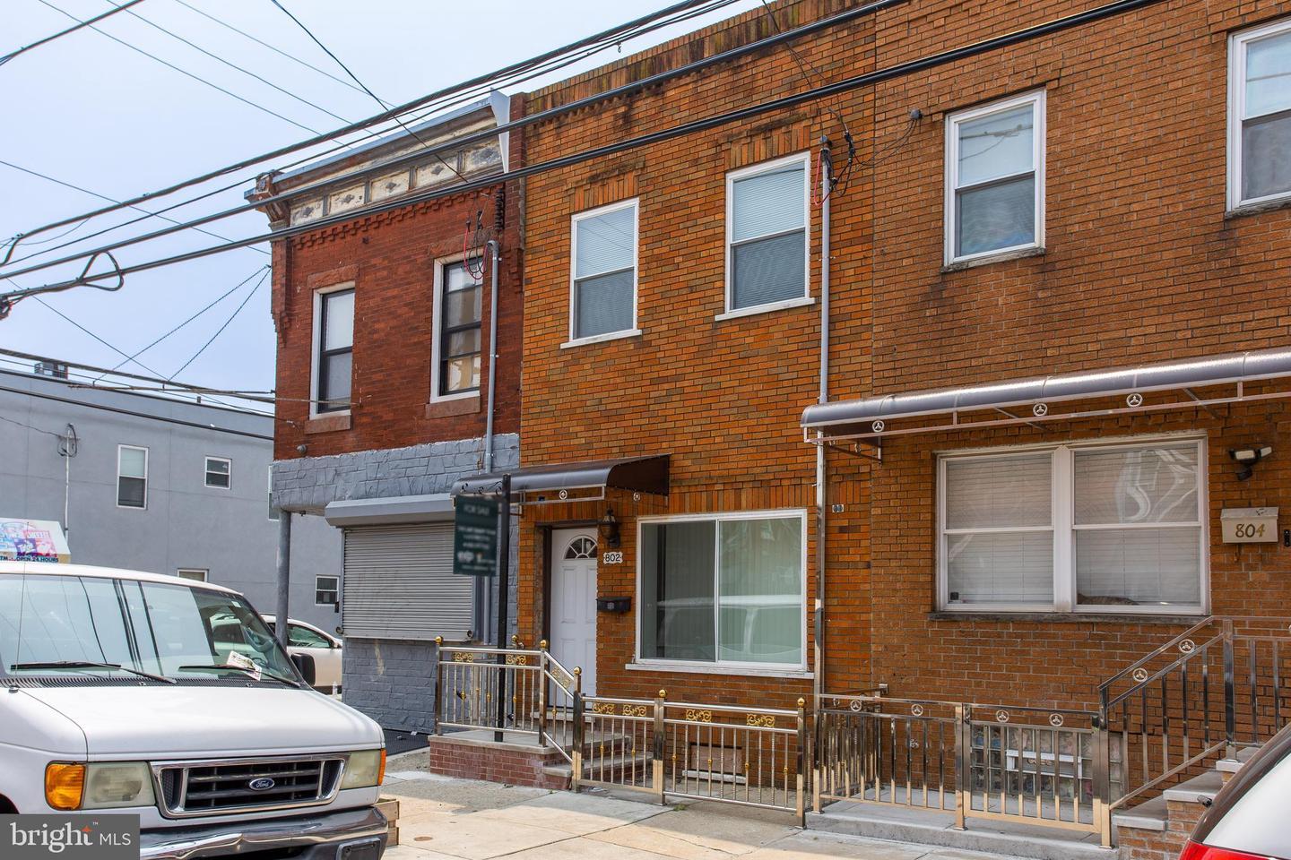 Property Photo: 802 W Ritner Street PA 19148