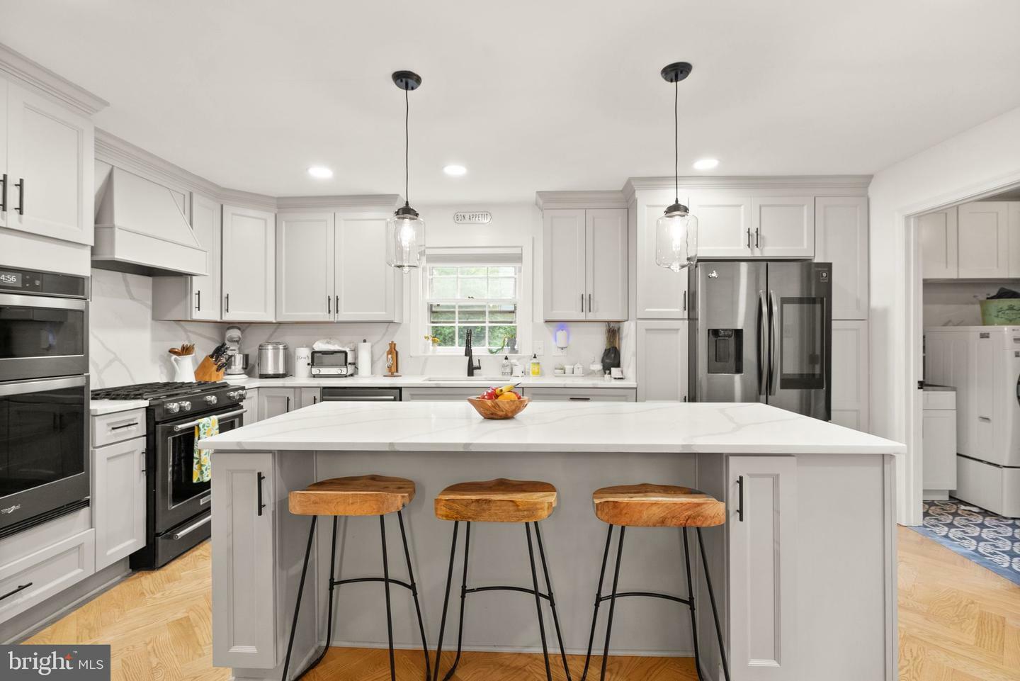 Property Photo: 11800 Rosalinda Drive MD 20854