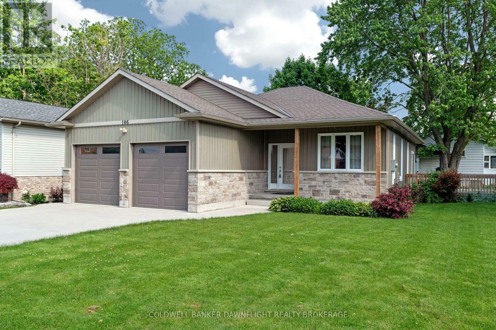 Property Photo:  106 Mill Street  ON N0M 1S2 