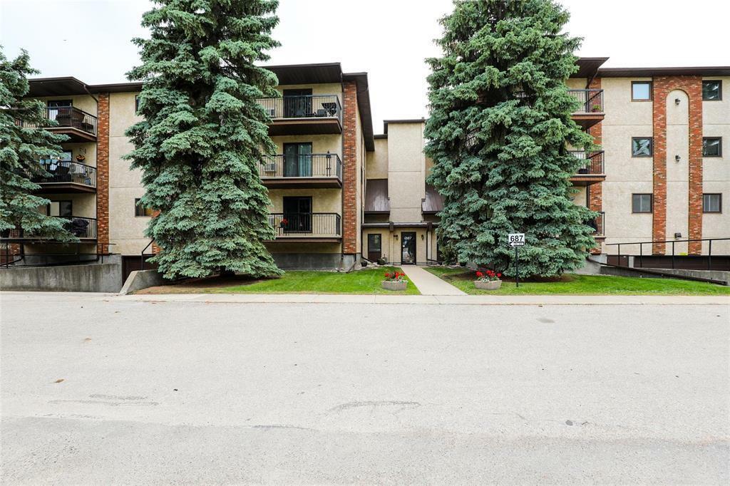 Photo de la propriété: 687 St Anne'S Road MB R2N 3T3