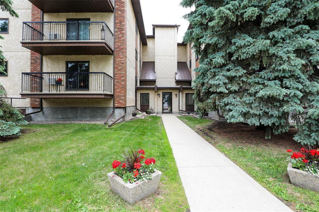 Photo de la propriété: 687 St Anne'S Road MB R2N 3T3