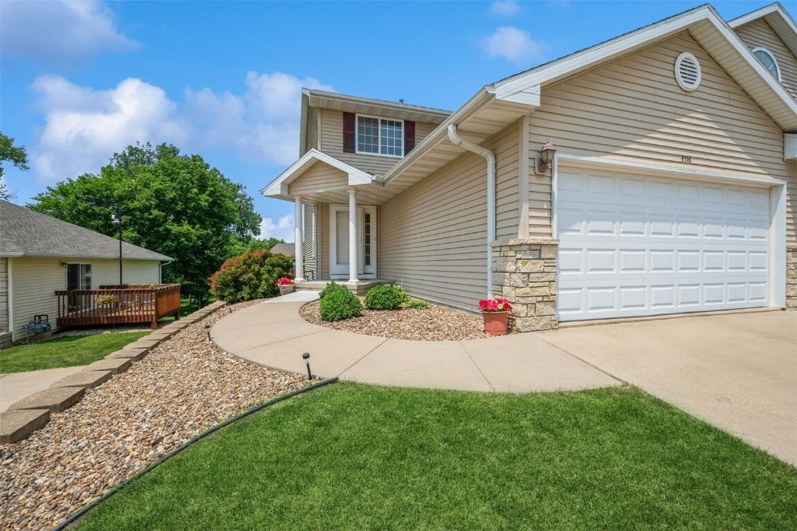 3516 Stoneview Circle  Cedar Rapids IA 52404 photo