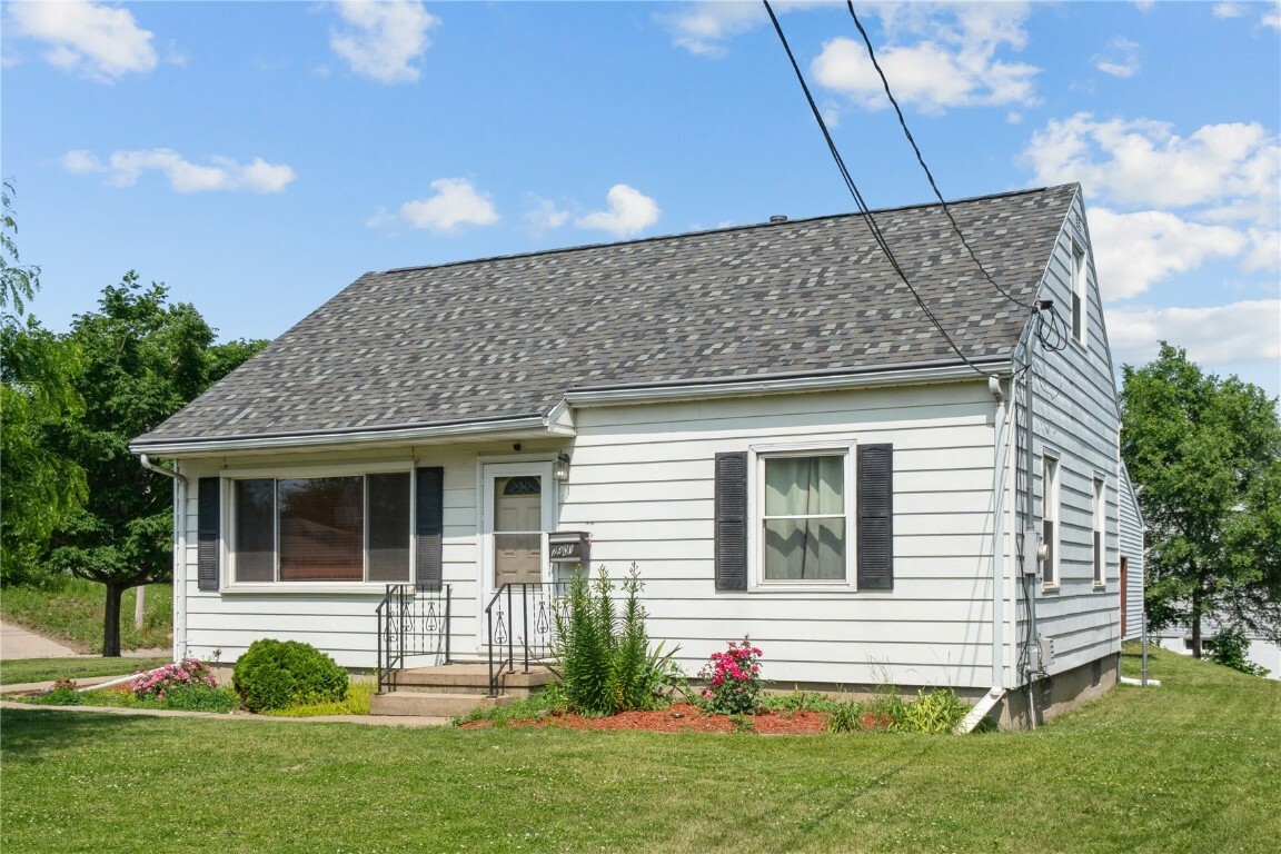 2901 J Street SW  Cedar Rapids IA 52404 photo