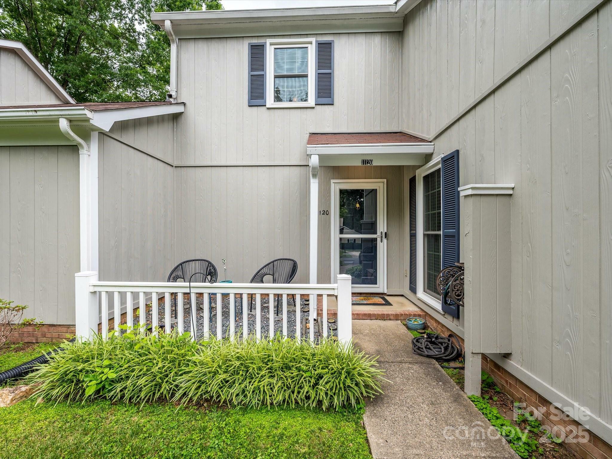 Property Photo: 11120 Sevilla Court NC 28226