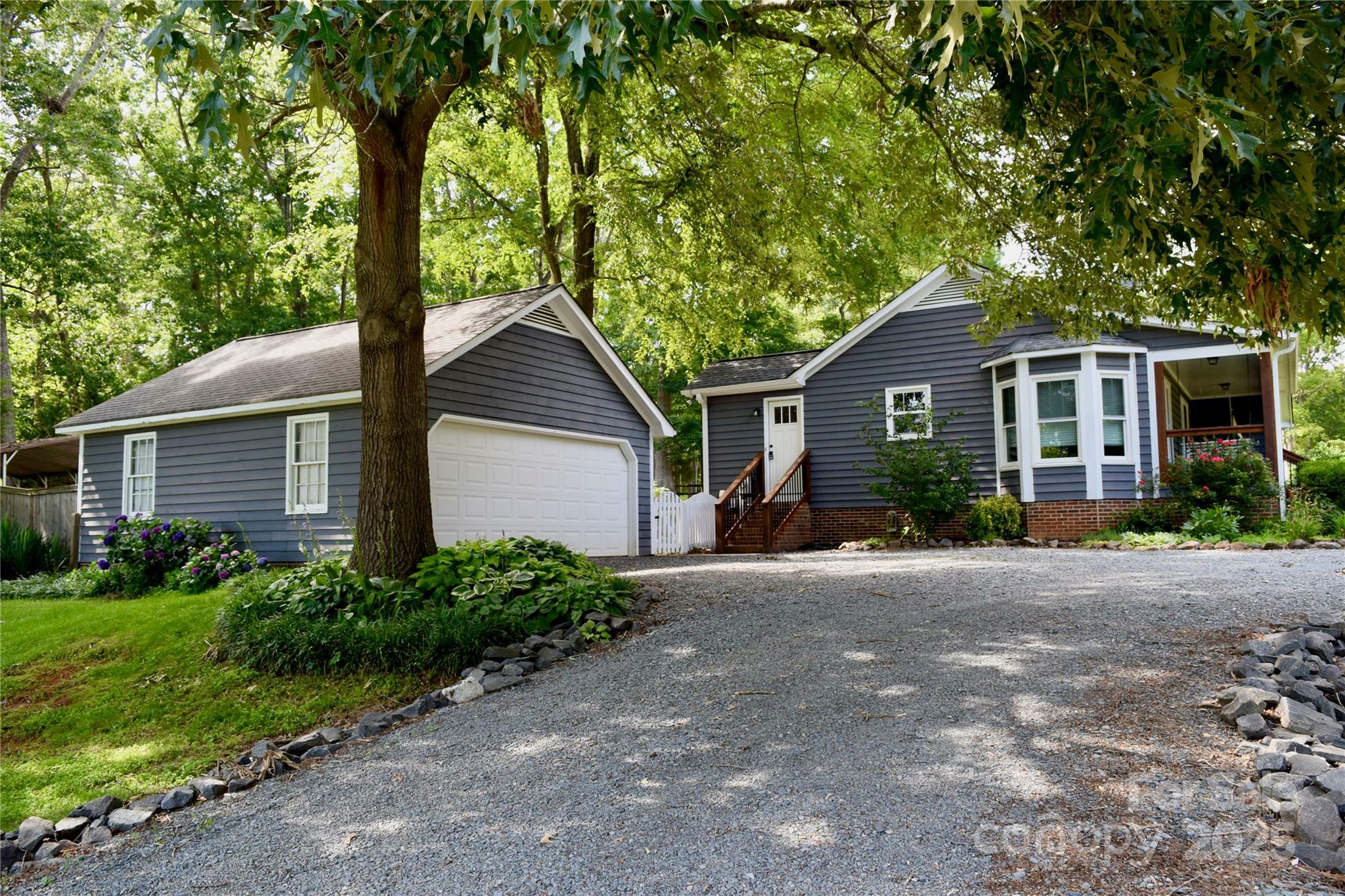 Property Photo: 5916 Indian Brook Drive NC 28104