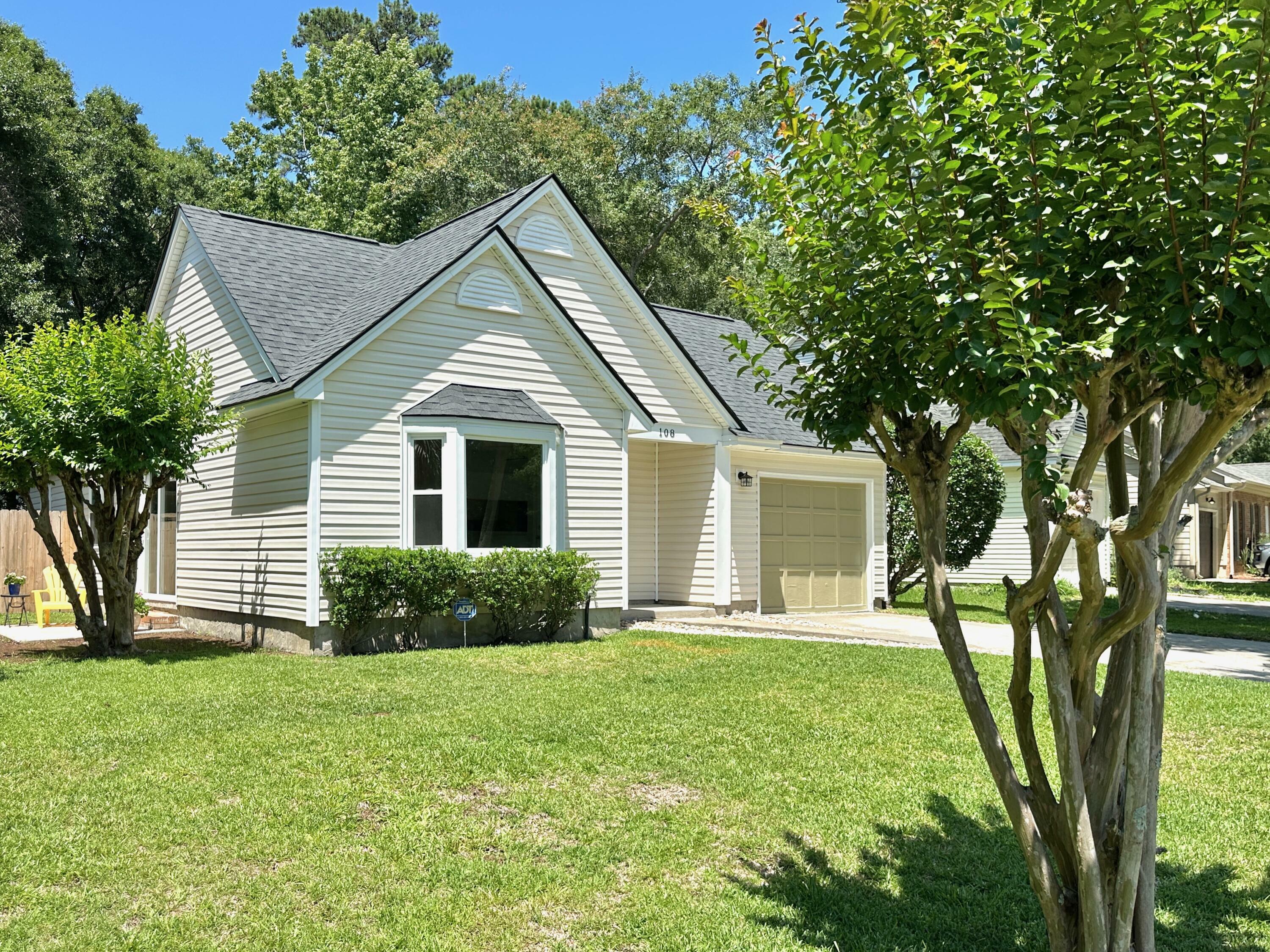 Property Photo: 108 Alston Circle SC 29445