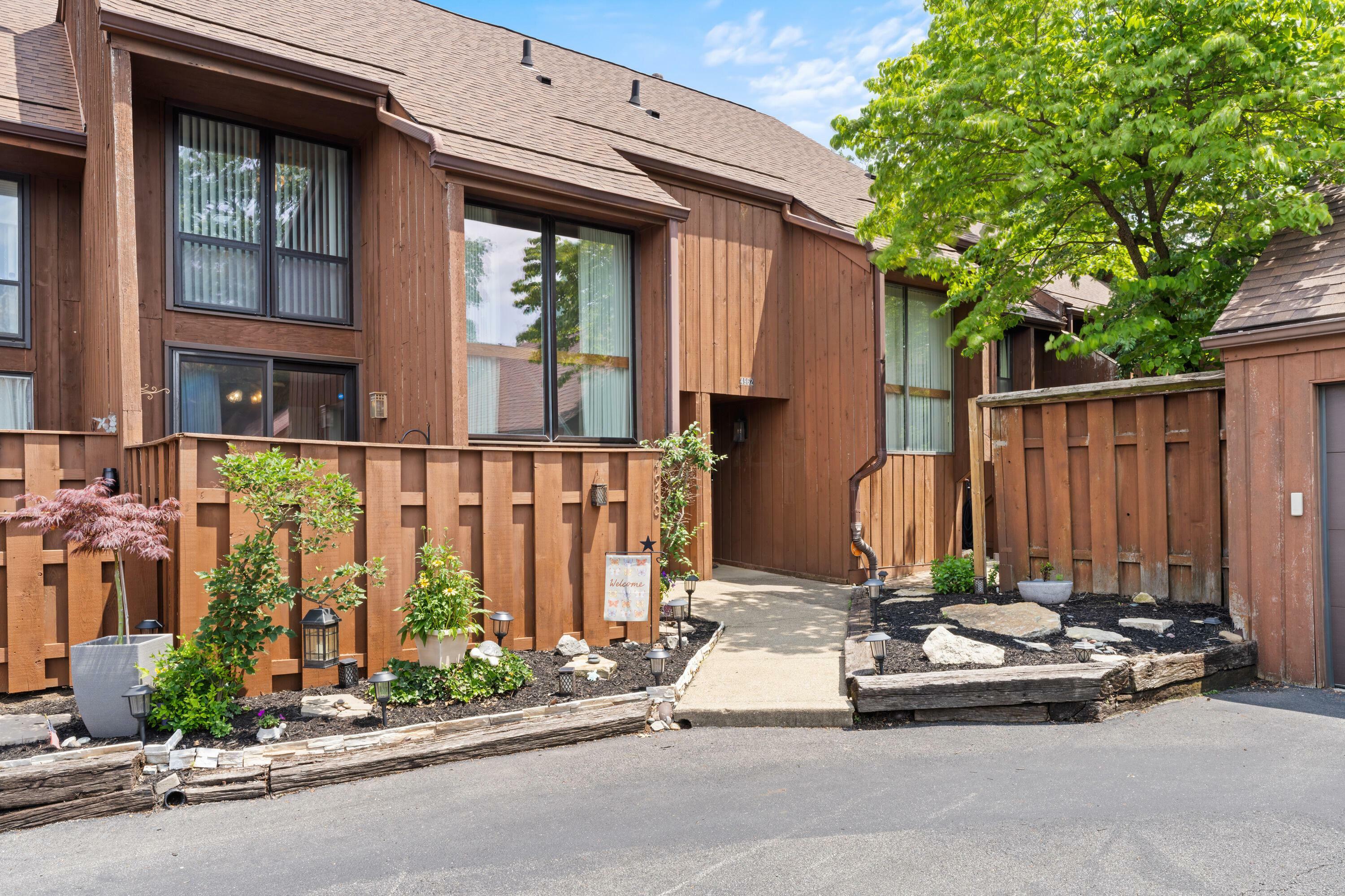 Property Photo: 4960 Wintersong Lane OH 43081