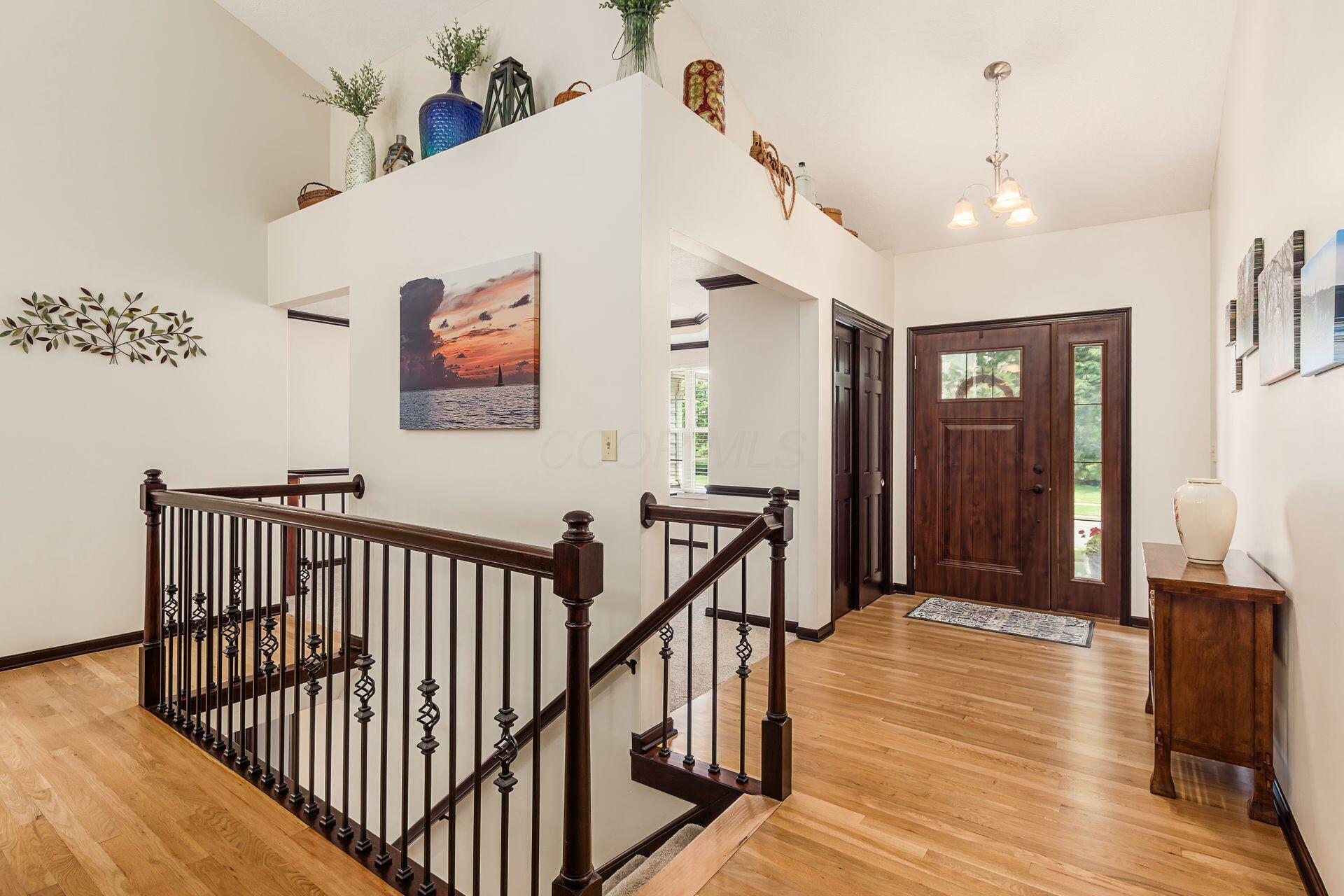 Property Photo: 2461 Abbey Knoll Drive OH 43035