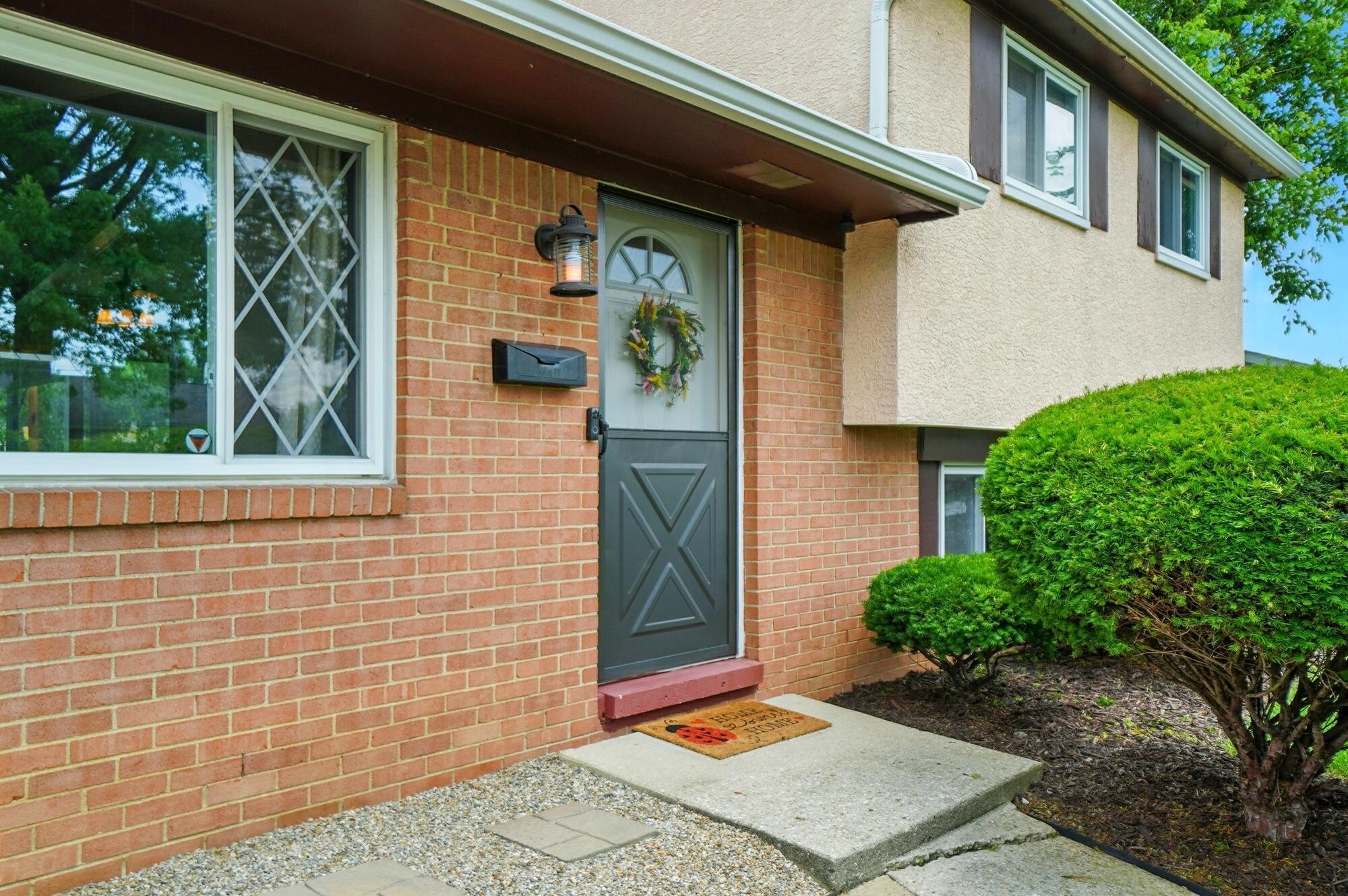 4860 Downing Drive  Columbus OH 43232 photo