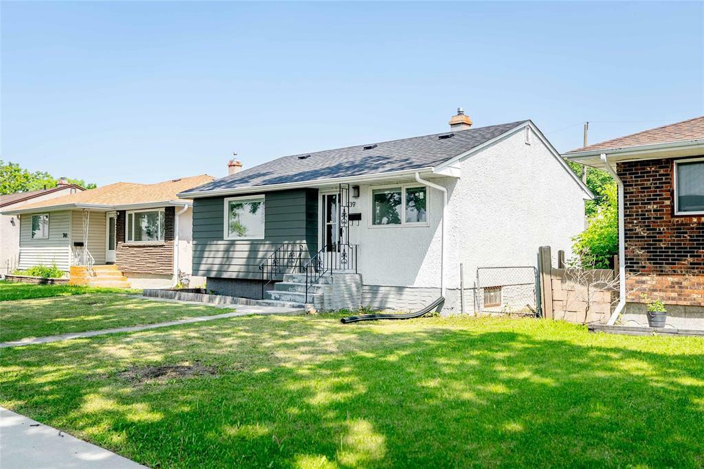 Photo de la propriété: 739 Ravelston Avenue West MB R2C 1W8