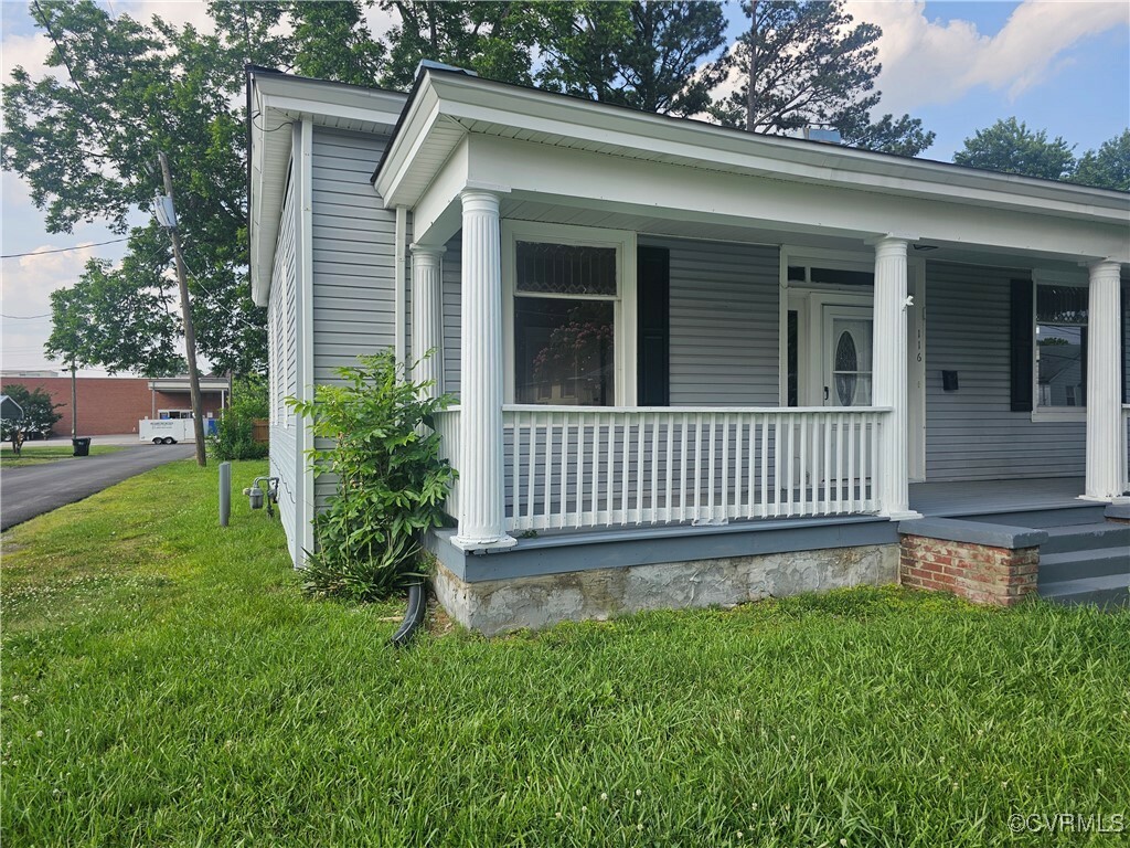 Property Photo: 116 Fairfax Avenue VA 23834