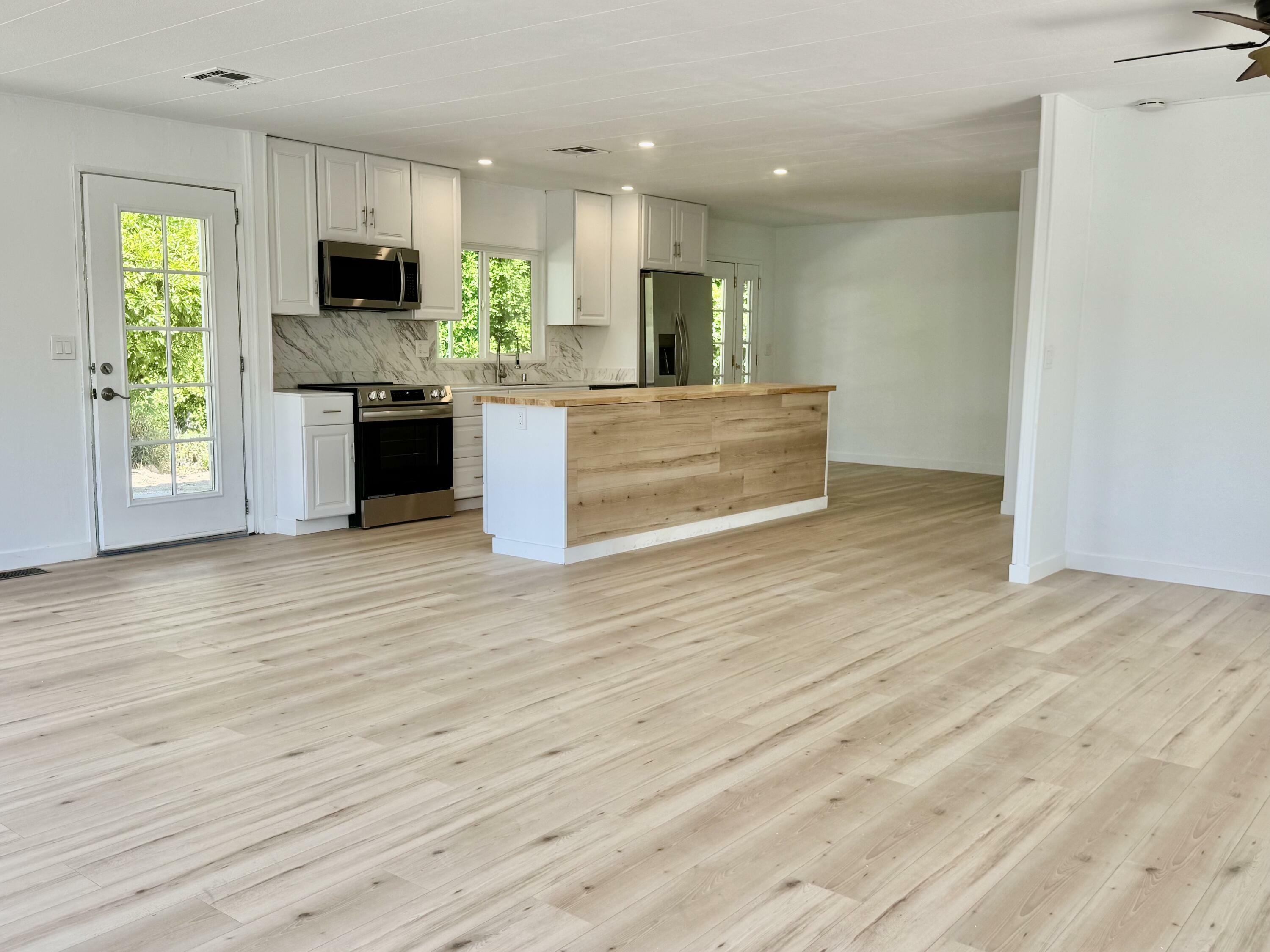 Property Photo: 49305 Ca-74 151 CA 92260