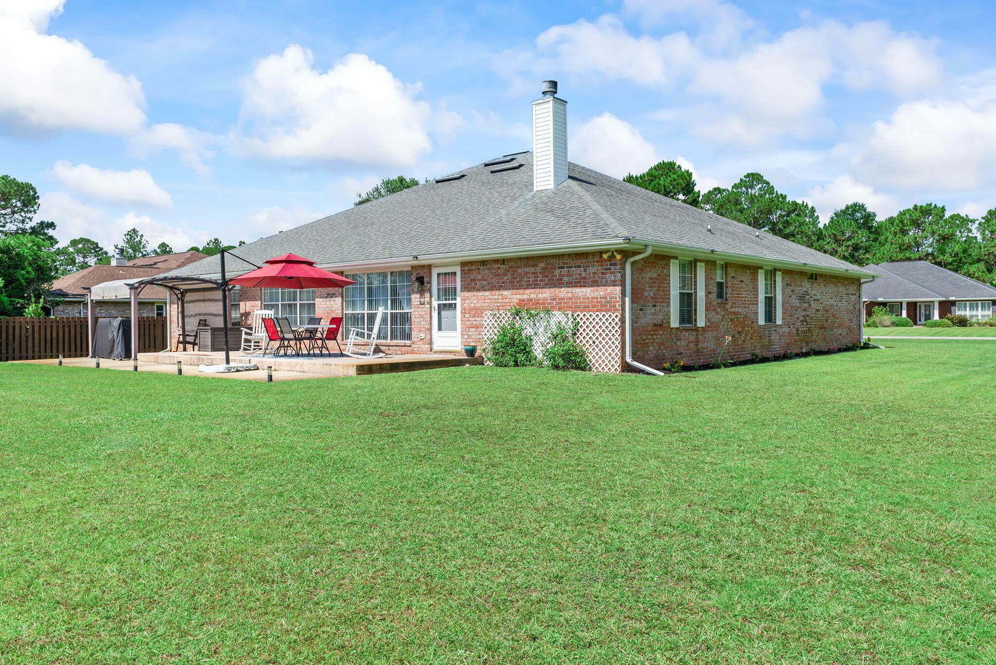 Property Photo: 2424 Pineneedle Drive FL 32566