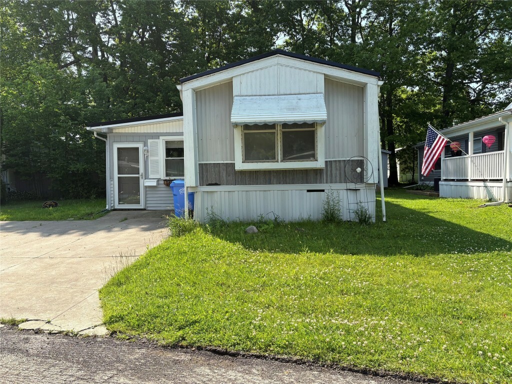 Property Photo: 1637 Glenhaven Lane PA 16509