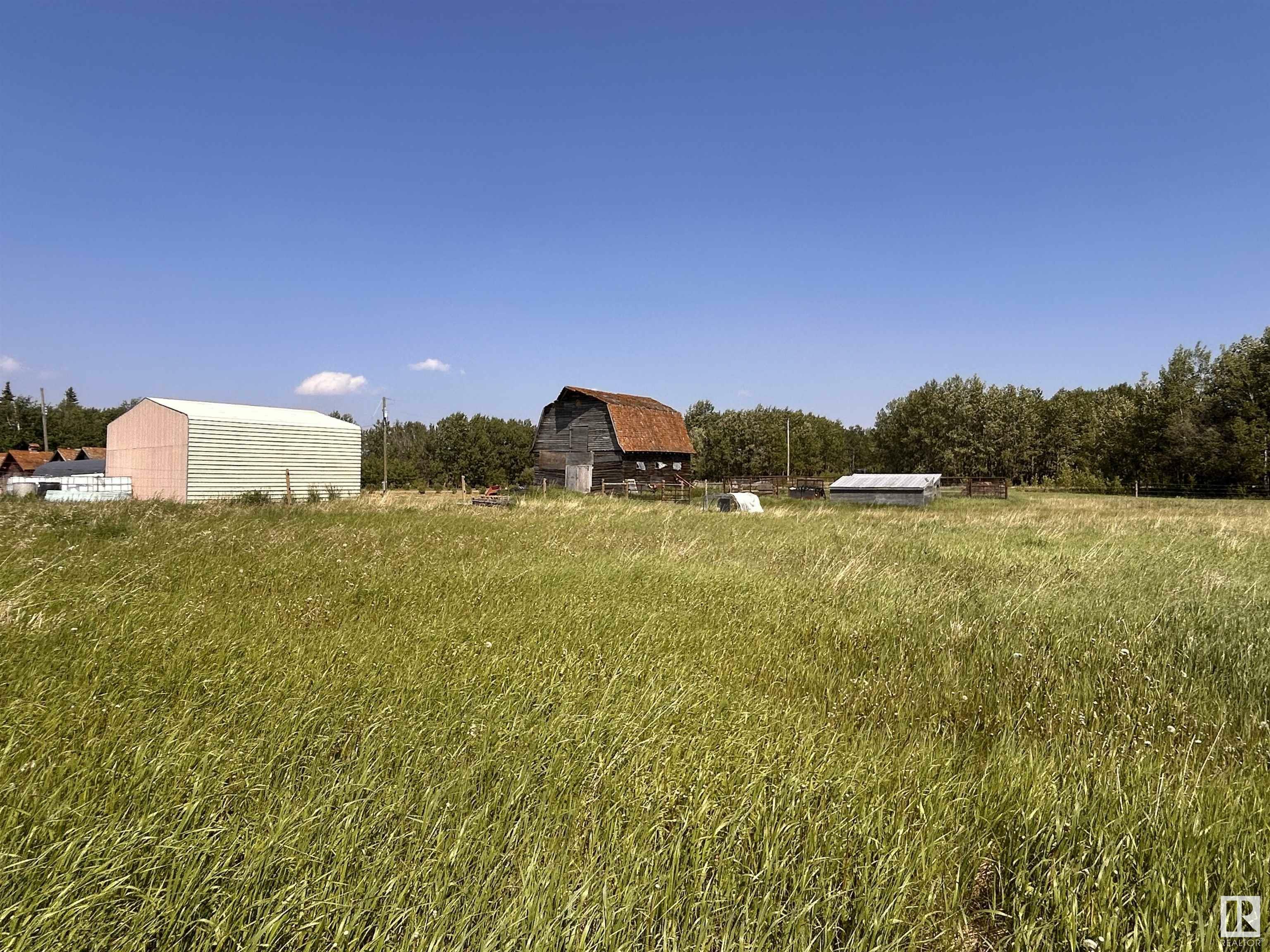 Property Photo:  62114 RR 213  AB T0A 2P0 