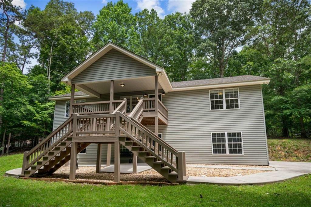 Property Photo: 208 Summit Street GA 30540