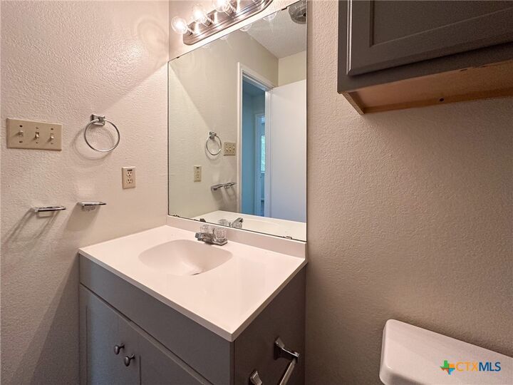 Property Photo: 2211 Barry Drive TX 76543