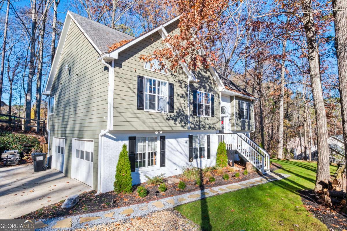 Property Photo: 126 Laguna Springs Drive GA 30188