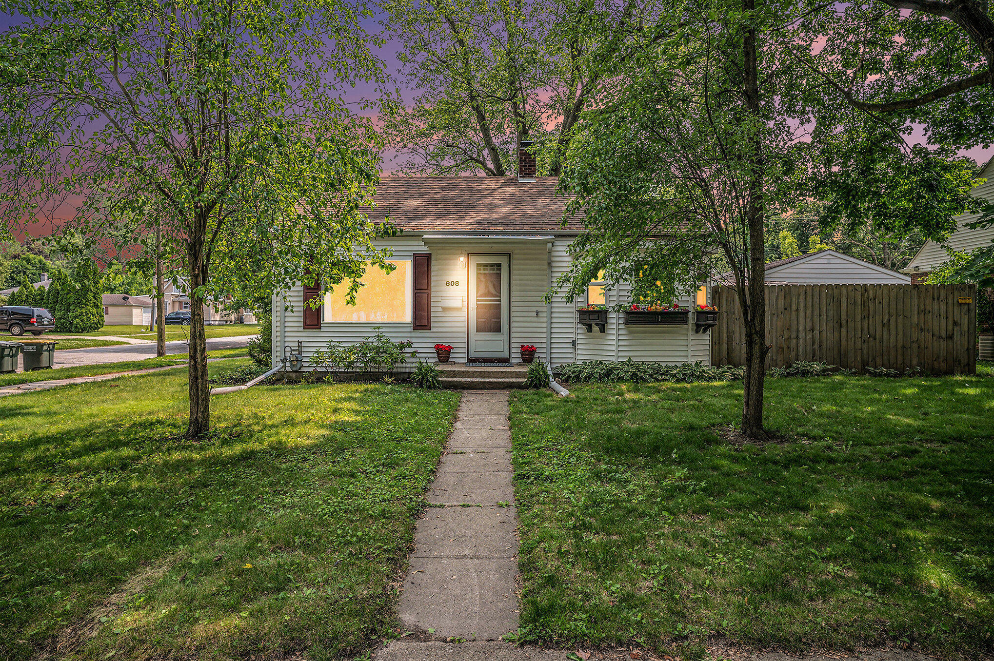 Property Photo: 608 Oak Street IN 46383