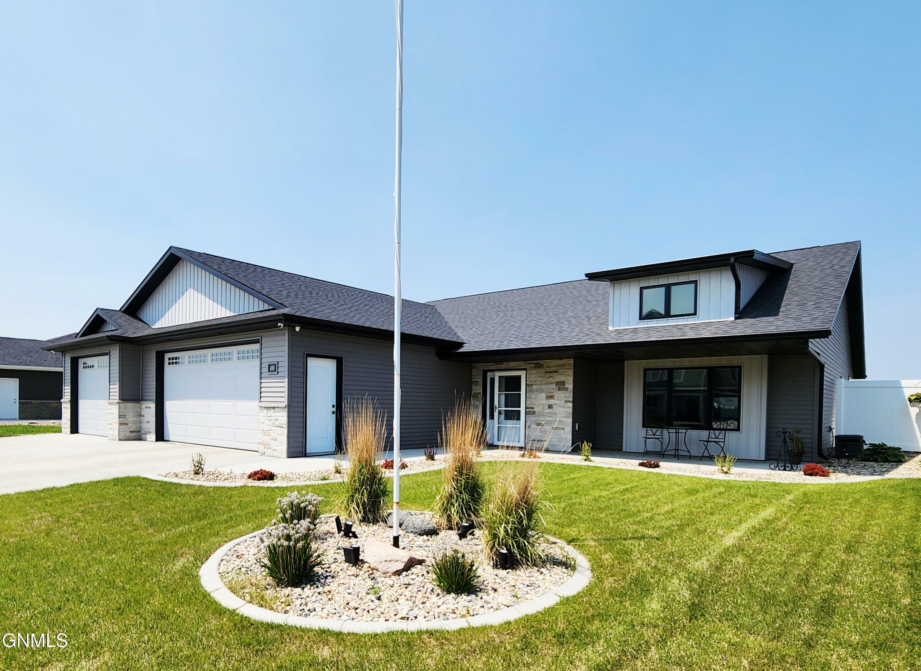 Property Photo: 400 Lennox Drive ND 58504