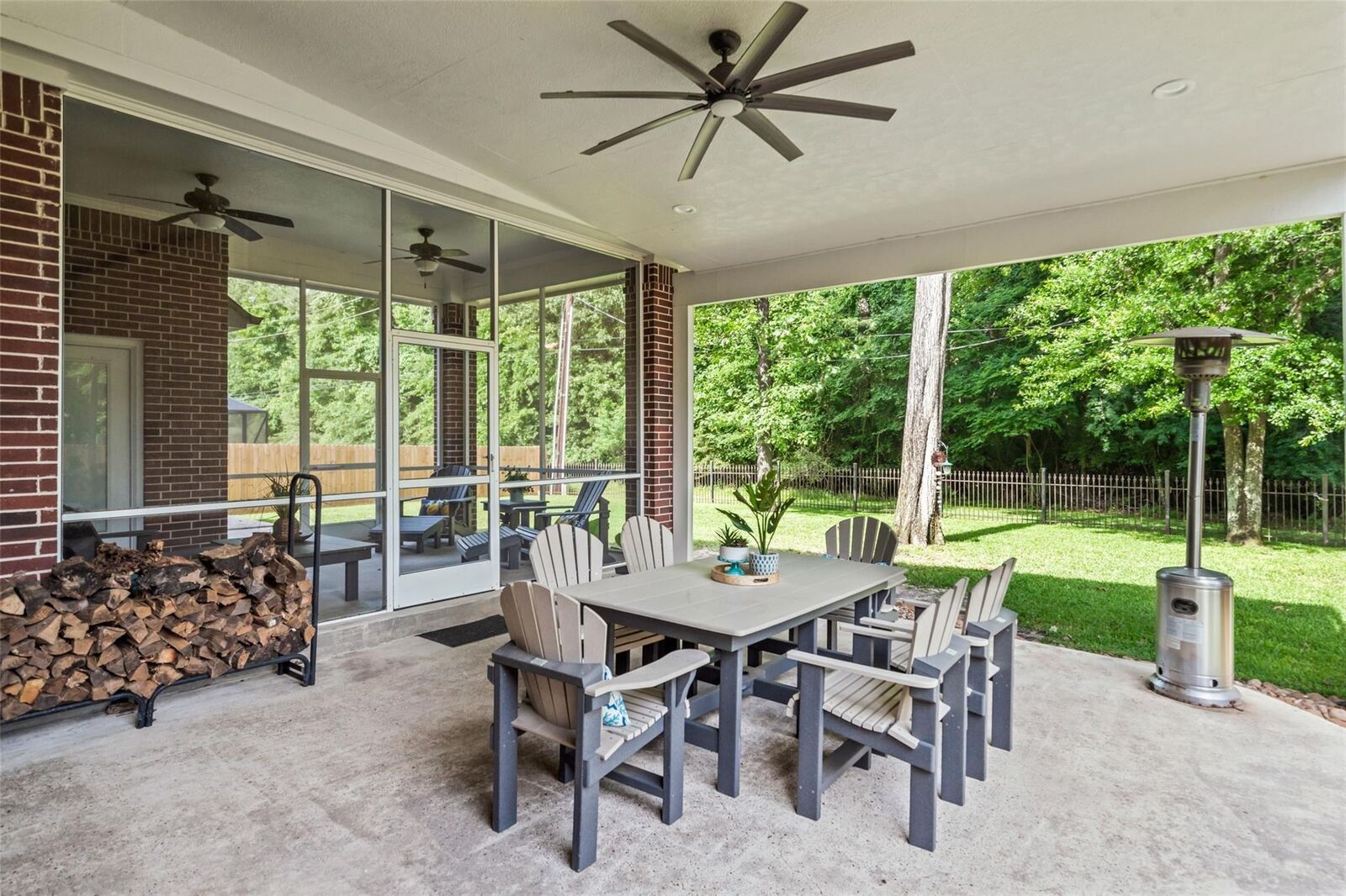 Property Photo:  143 Park Way  TX 77356 