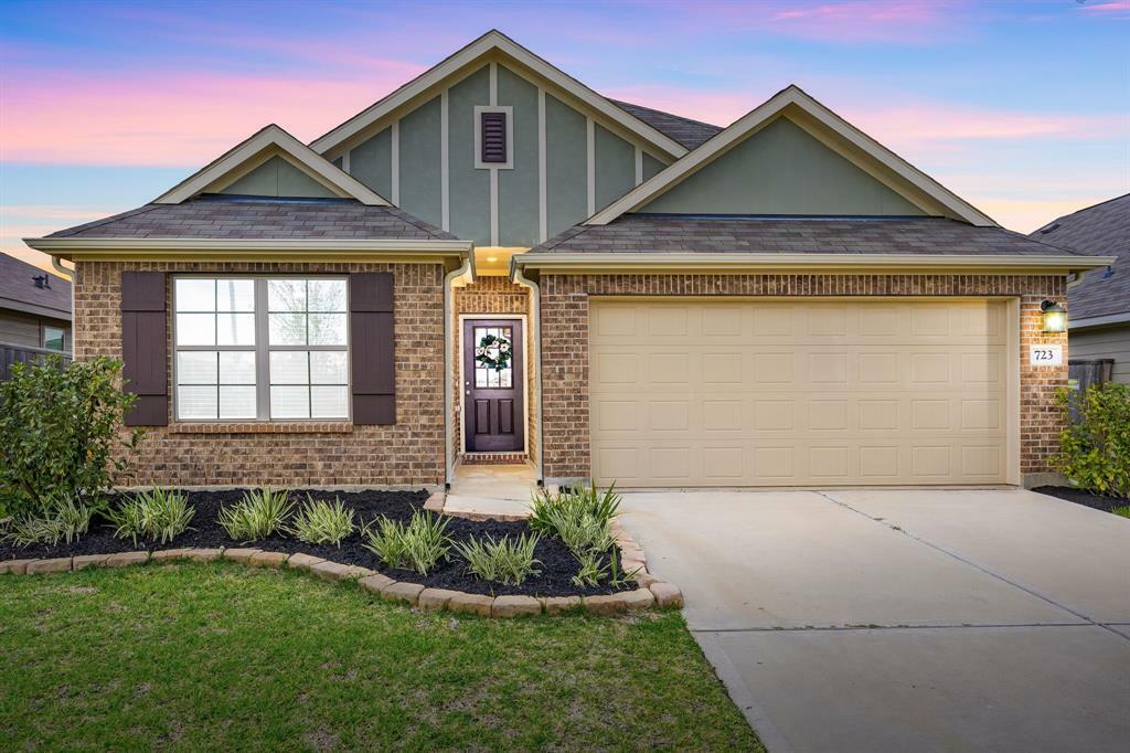 Property Photo: 723 Larkspur Shadow Drive TX 77354
