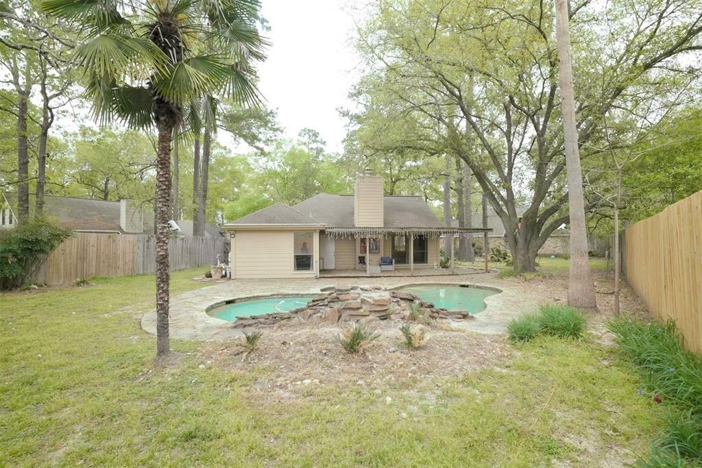 Property Photo: 1906 Woodhue Drive TX 77386