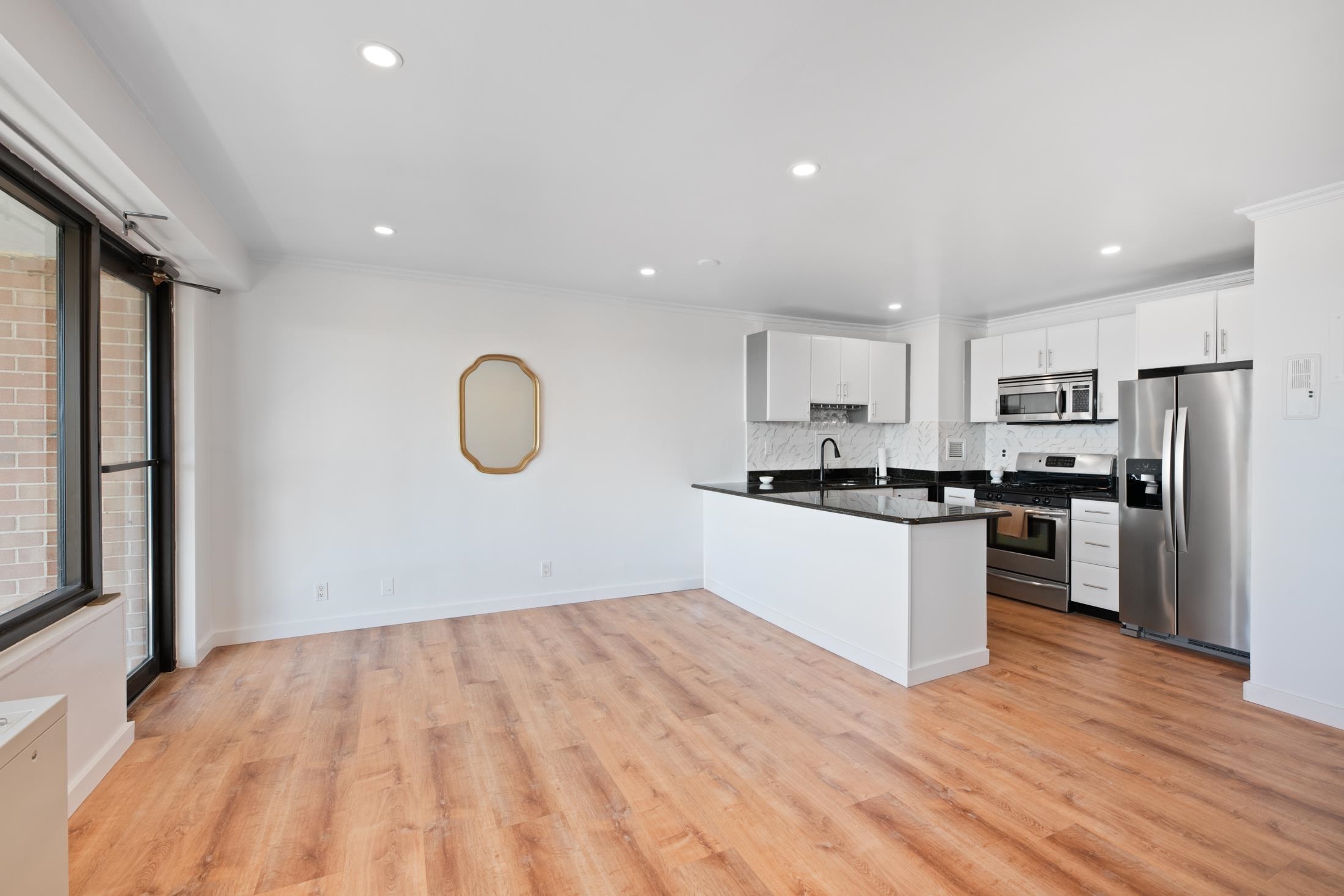 Property Photo: 135 Montgomery St 21B NJ 07302