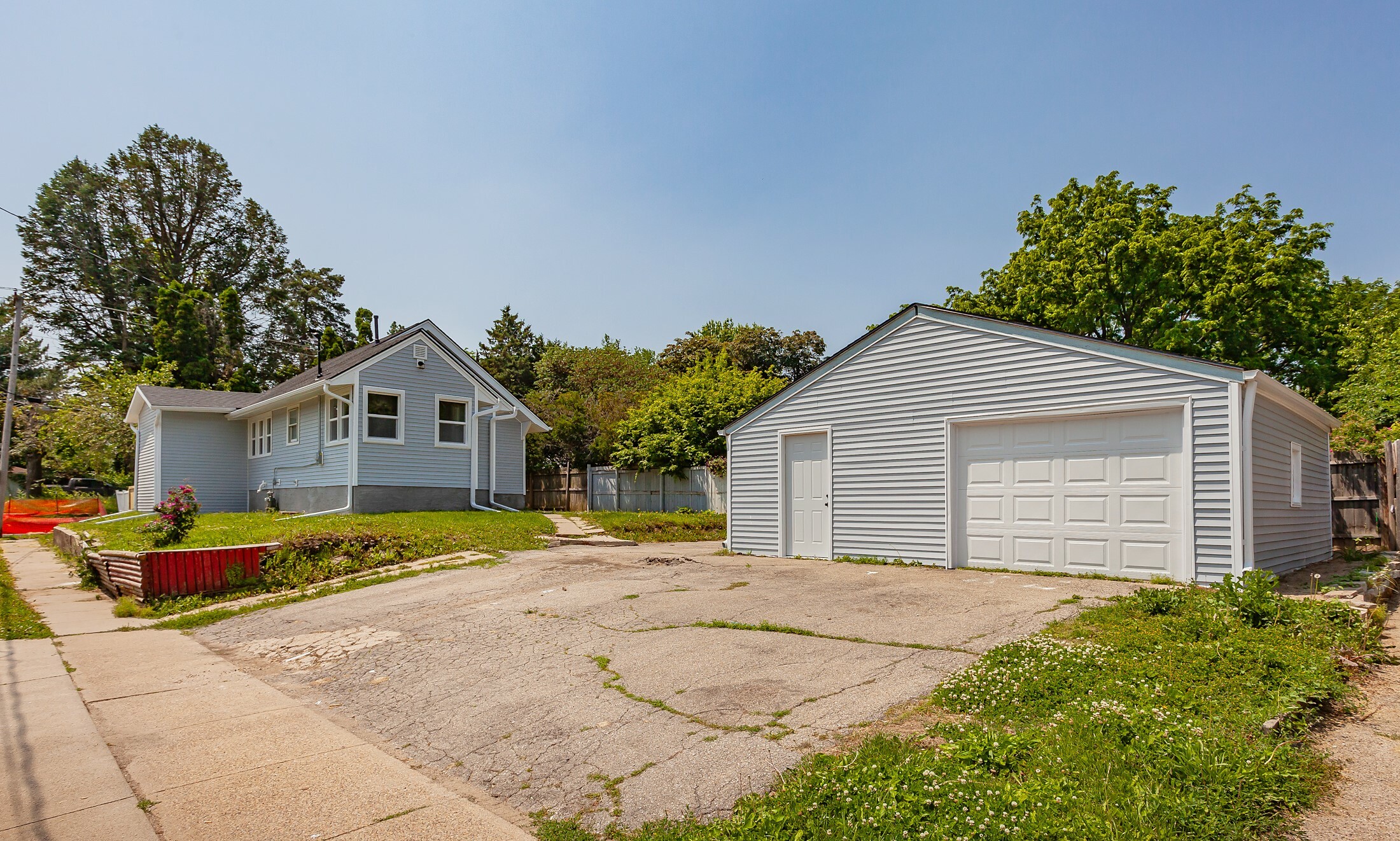 1301 Watrous Avenue  Des Moines IA 50315 photo