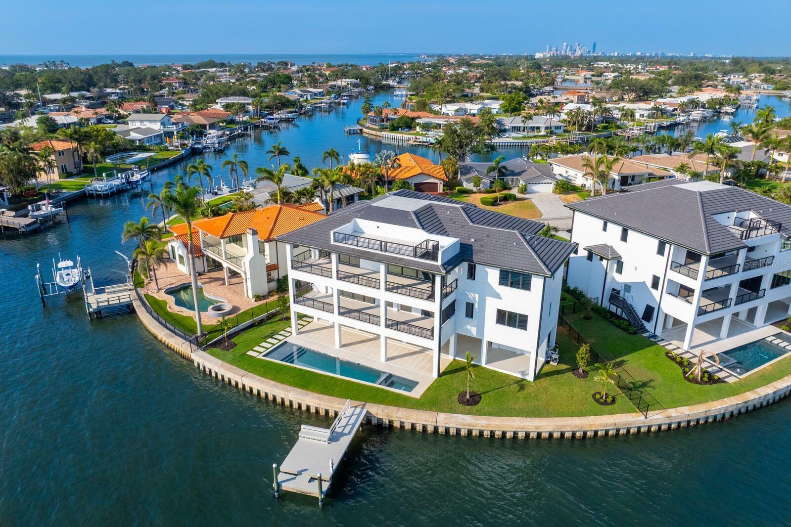 Property Photo: 2087 Michigan Avenue NE FL 33703