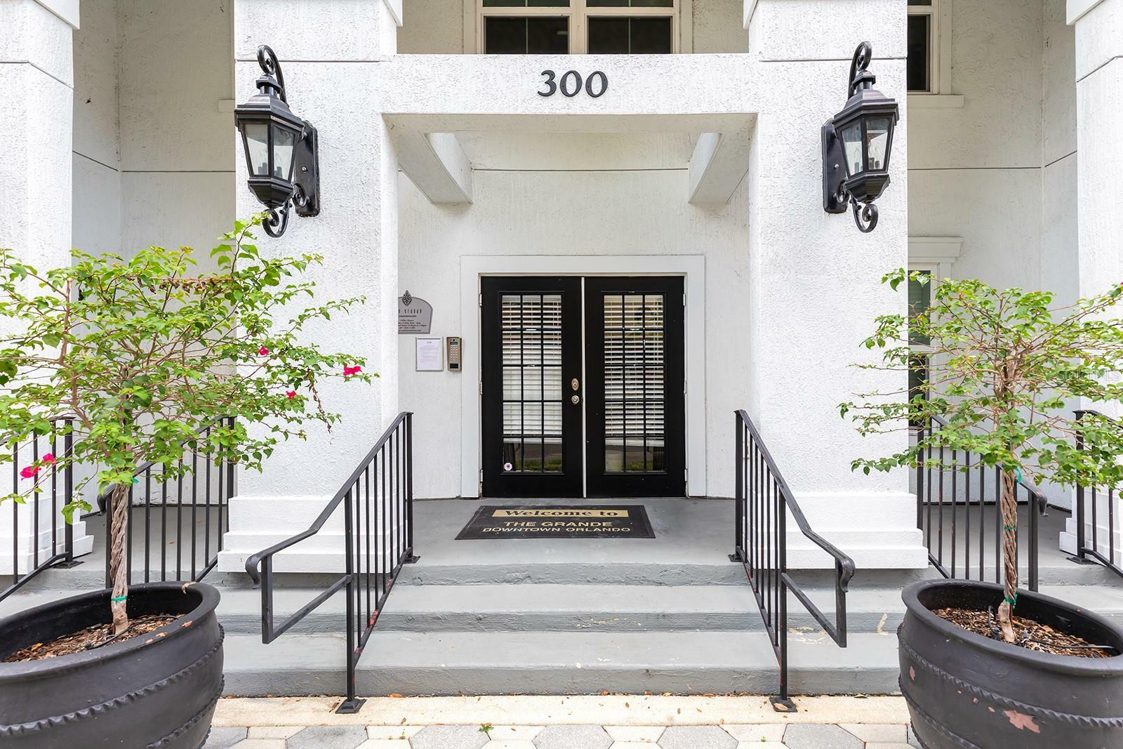 Property Photo: 300 E South Street 6016 FL 32801
