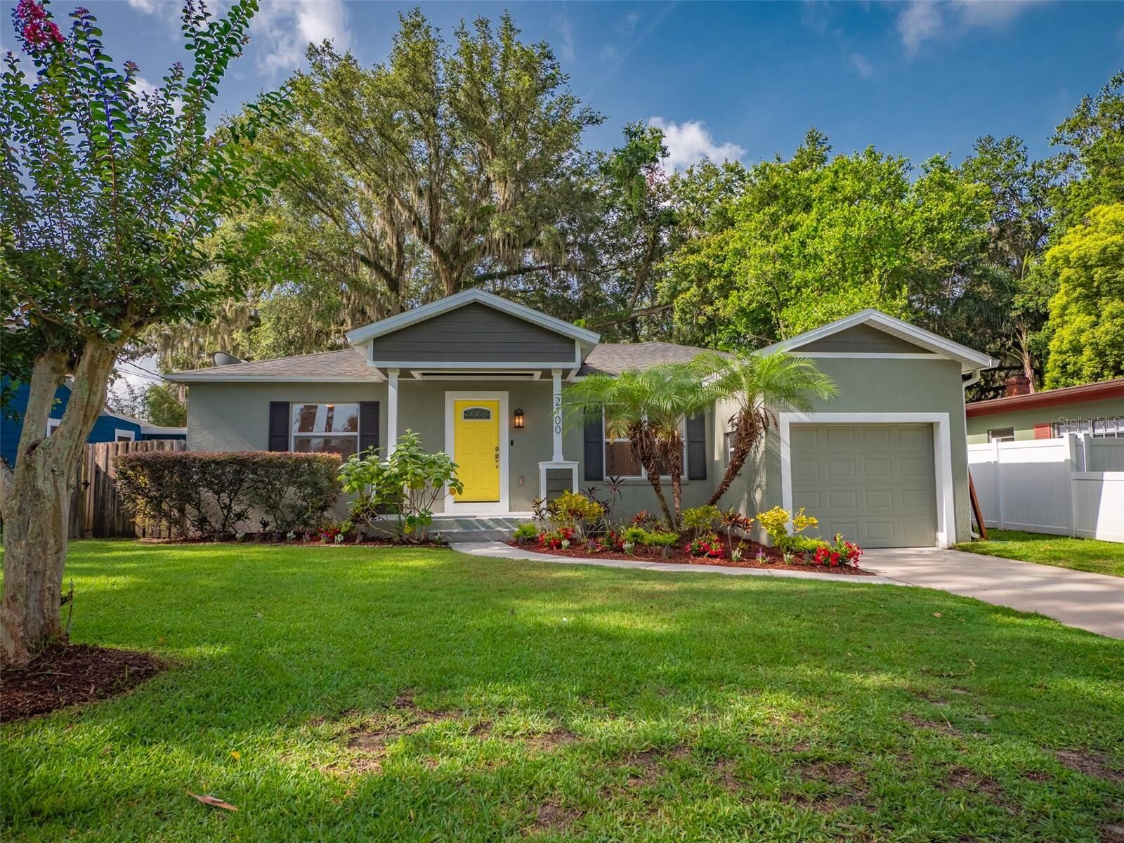 Property Photo: 2100 Forest Circle FL 32803