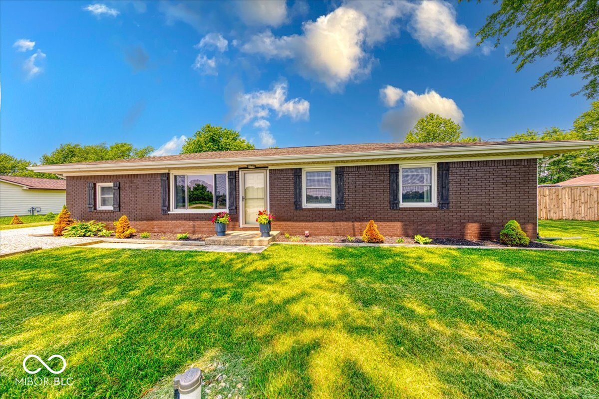 Property Photo: 608 W 600 N IN 46040