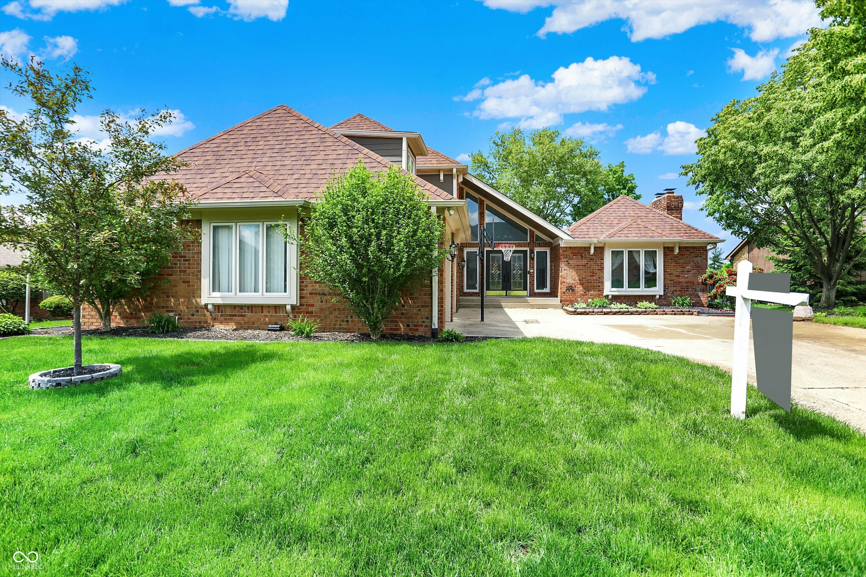 Property Photo: 676 La Placita Street IN 46143