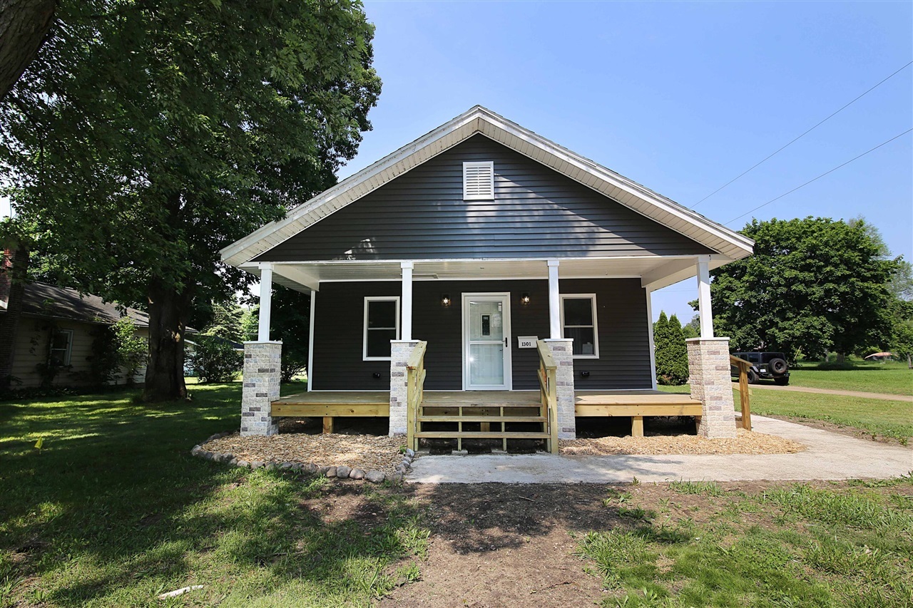 1301 Seventh Street  Three Rivers MI 49093 photo
