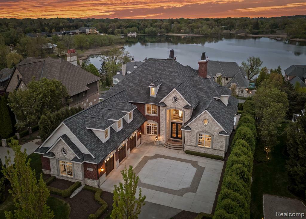 2750 Turtle Bluff Drive  Bloomfield Hills MI 48302 0769 photo