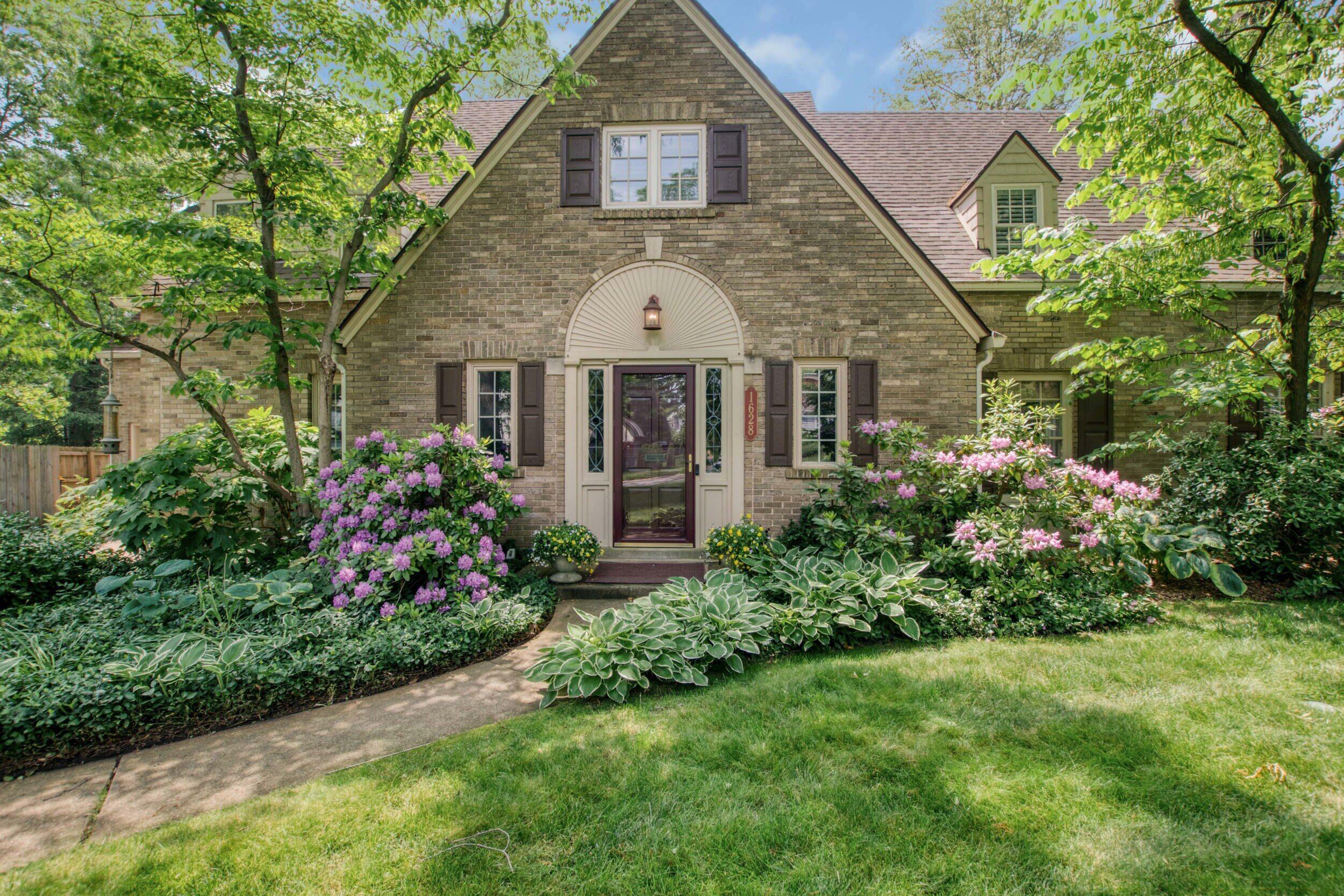 Property Photo: 1628 Pontiac Road SE MI 49506