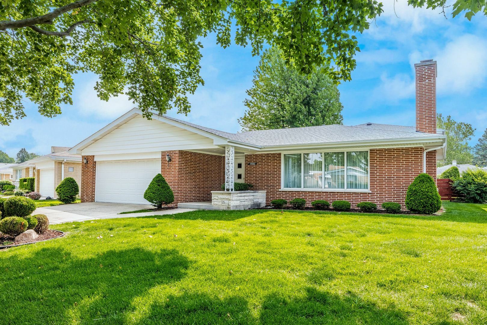 10661 Newbury Street  Westchester IL 60154 photo