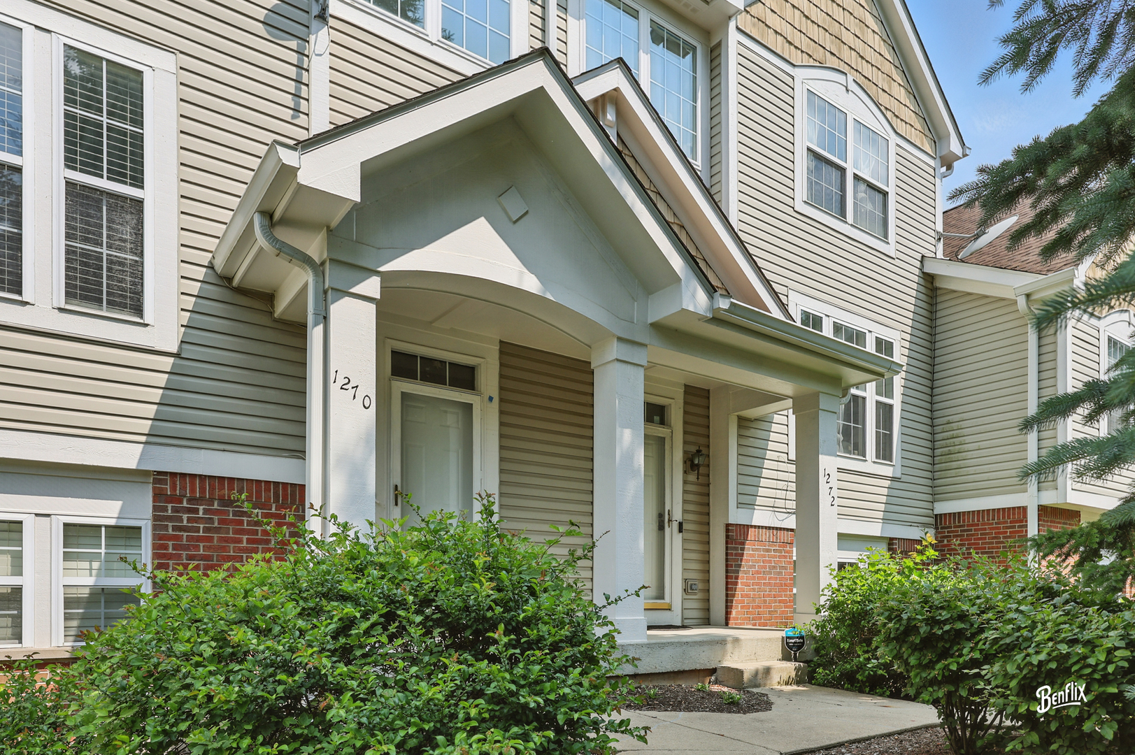 Property Photo: 1272 Georgetown Way IL 60061