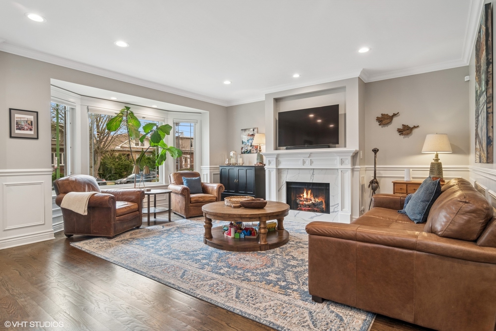 Property Photo: 4130 N Mango Avenue IL 60634