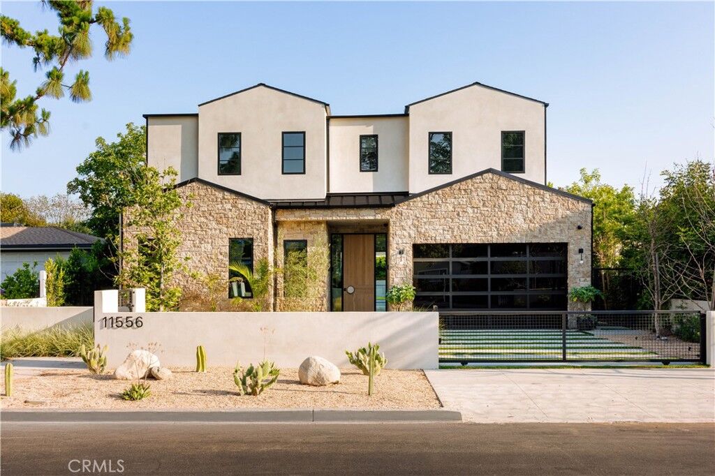 Property Photo: 11556 Blix Street CA 91602