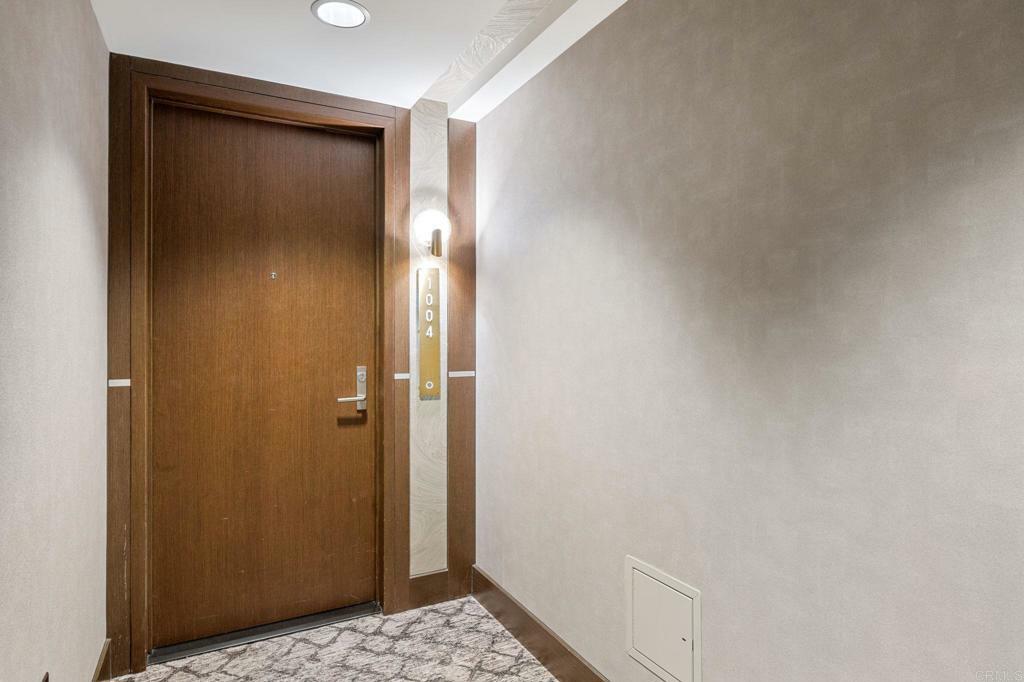 Property Photo: 1325 Pacific Highway 1004 CA 92101