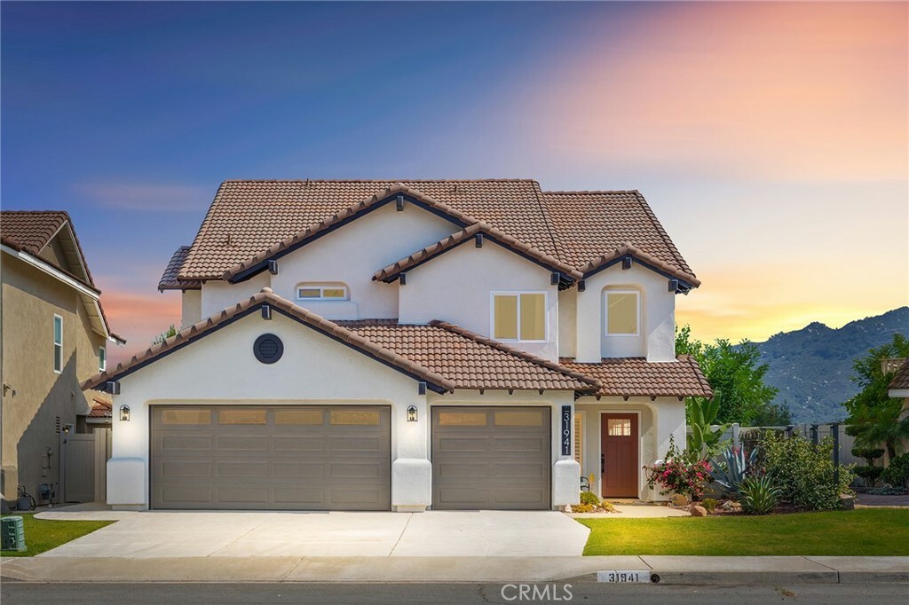 Property Photo: 31941 Calle Tiara S CA 92592