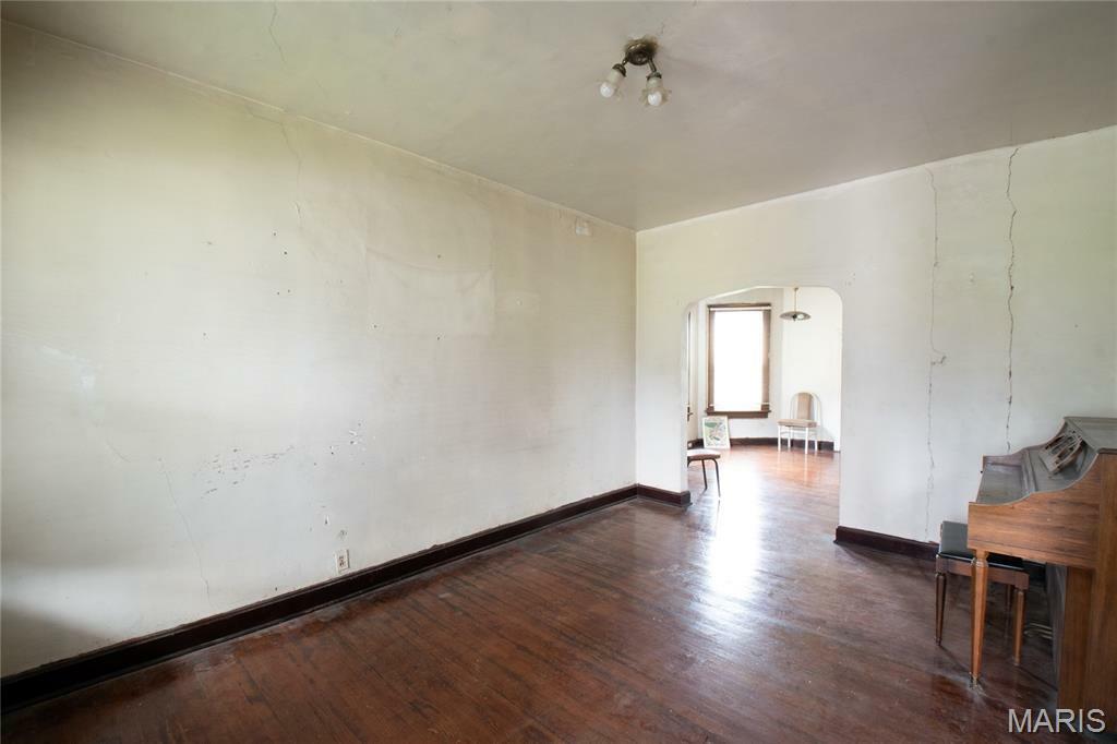 Property Photo: 4743 Beacon Avenue MO 63120