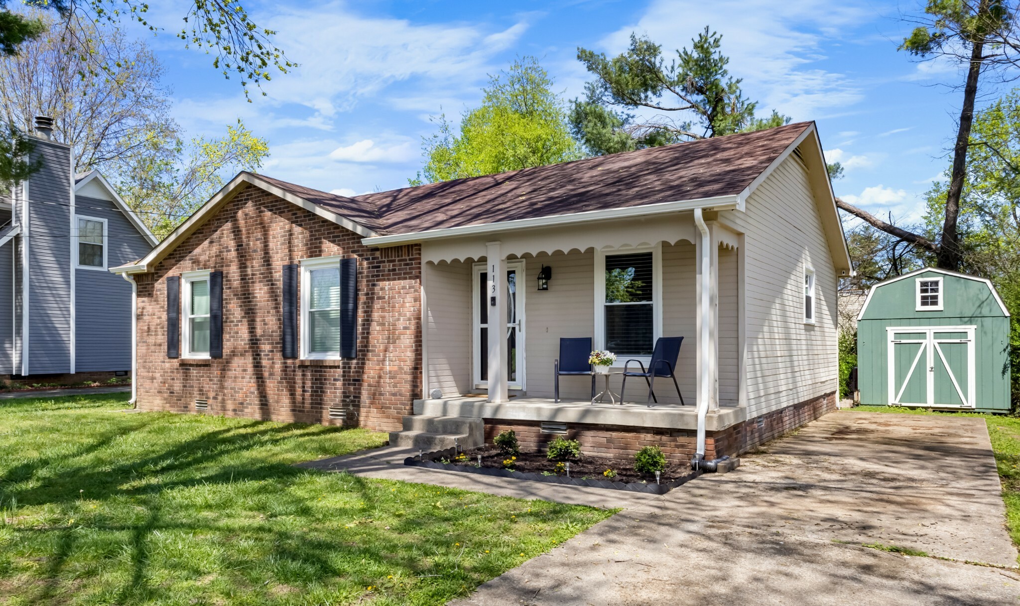 Property Photo: 113 Cunningham Pl TN 37042